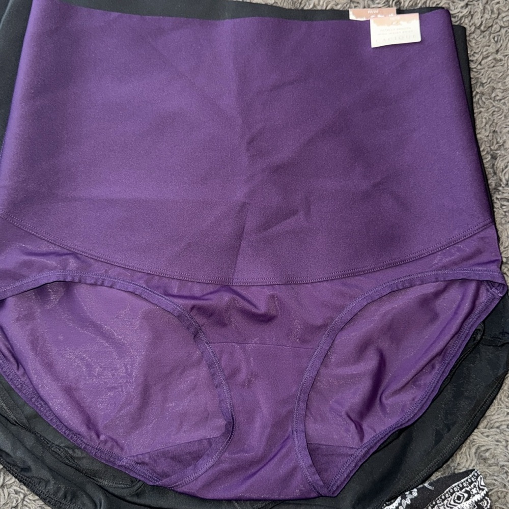 Cacique Totally Smooth High-Waist Brief 14/16 - Picture 3 of 3